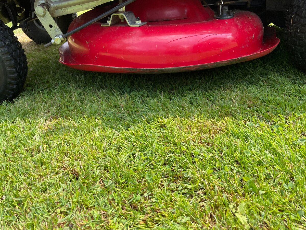 Zahradní traktůrek xe80 - 4