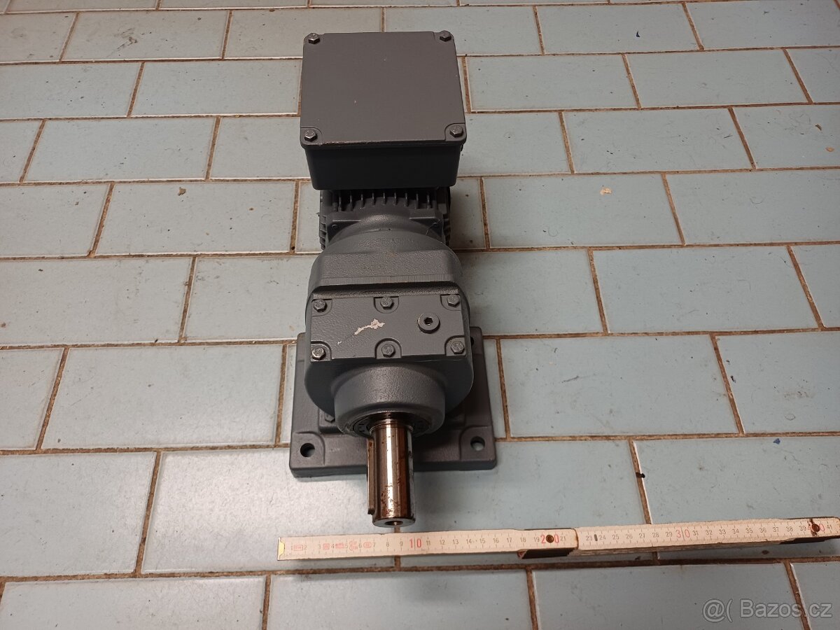 Nový elektromotor s převodovkou - 4