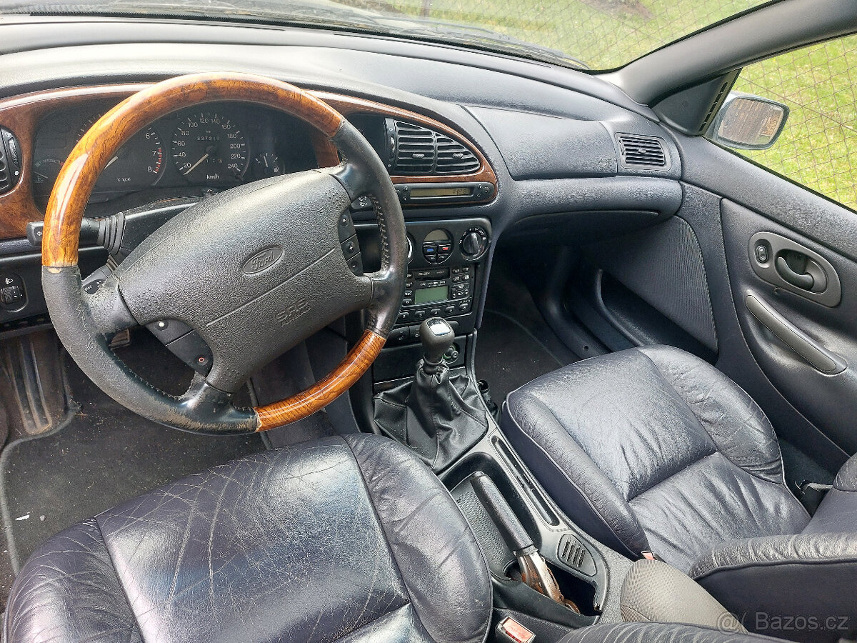 Ford Mondeo 2.5 Ghia MK2 - 4