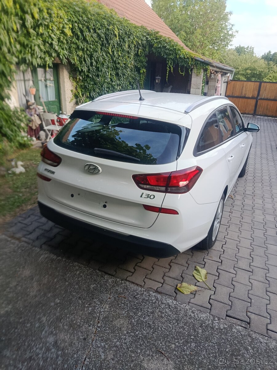 Hyundai i30 combi 1.0,88 kw r.v. 2017/11 - 4