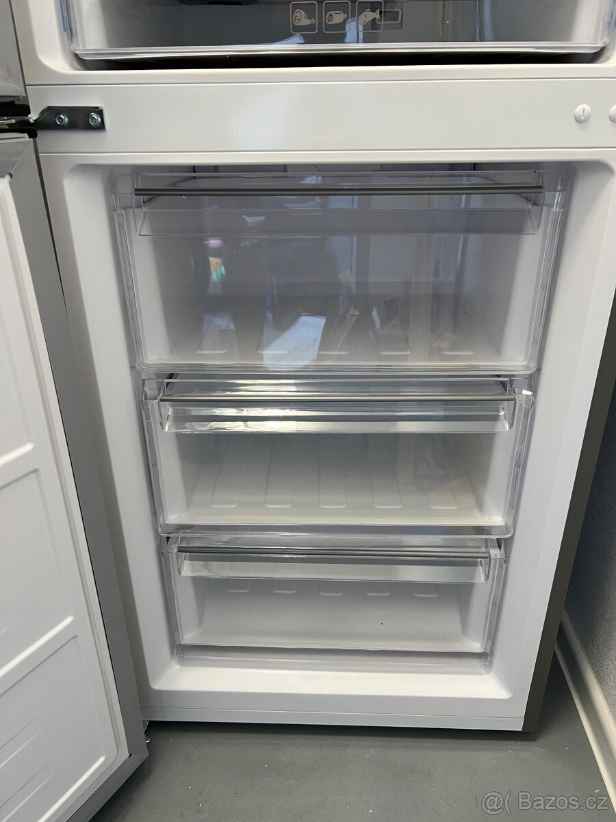 Lednička s mrazákem ROMO - 4