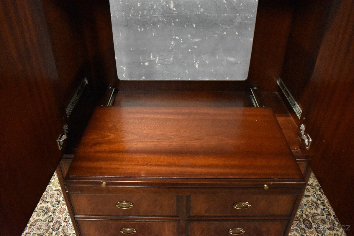 Televizní komoda - 4