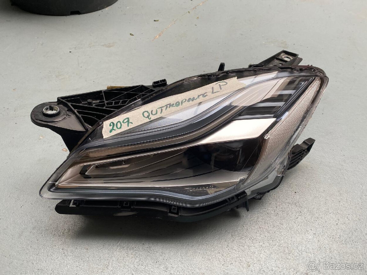 Maserati Quattroporte - 4