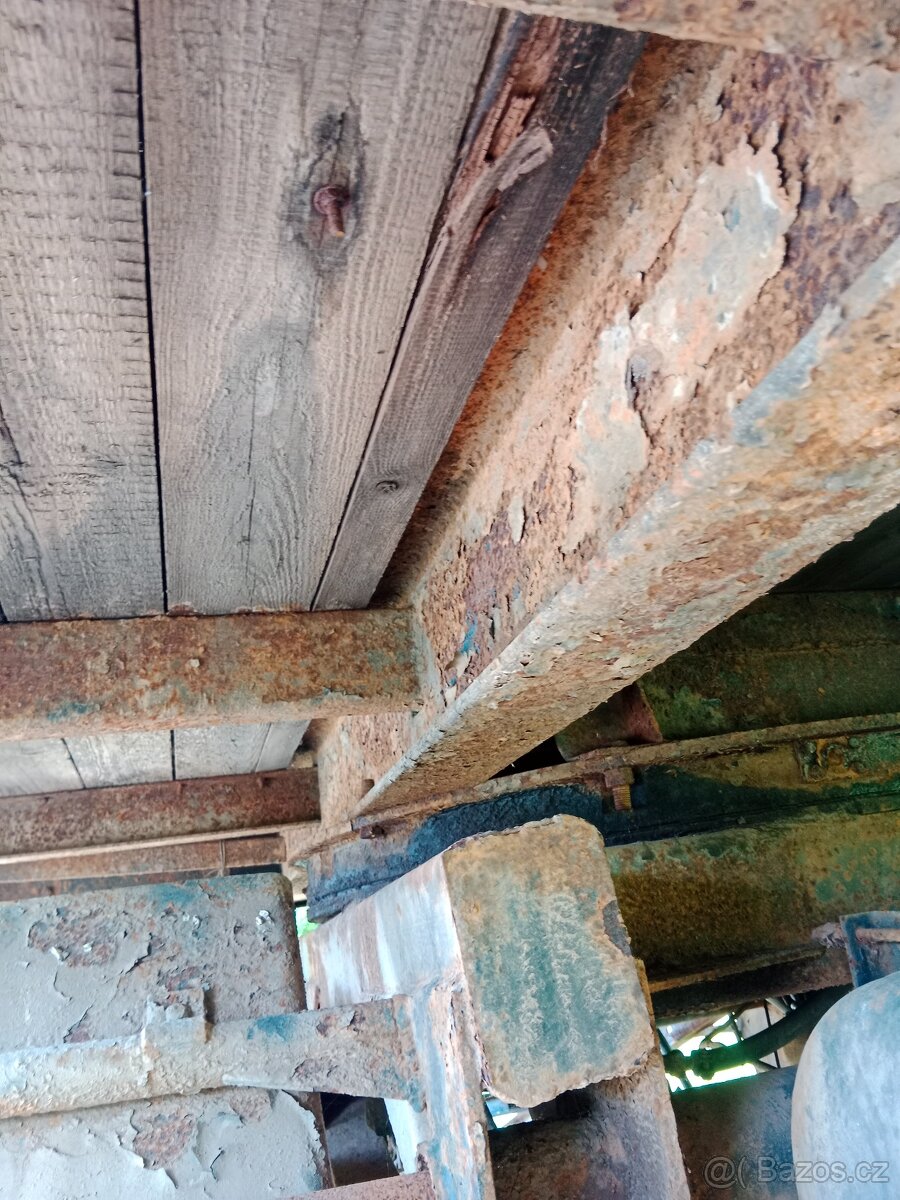 Vlek velký s točnici 7. 2,4M - 4