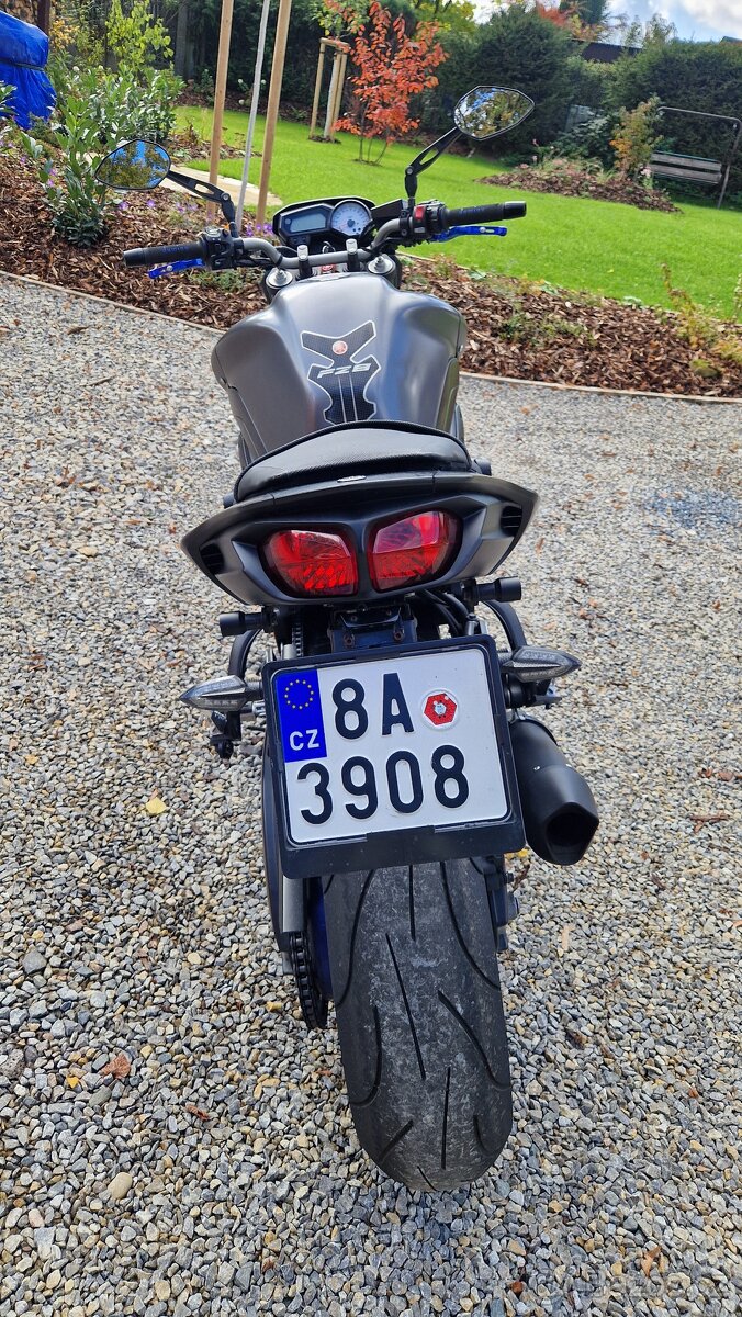 Yamaha fz8 - 4