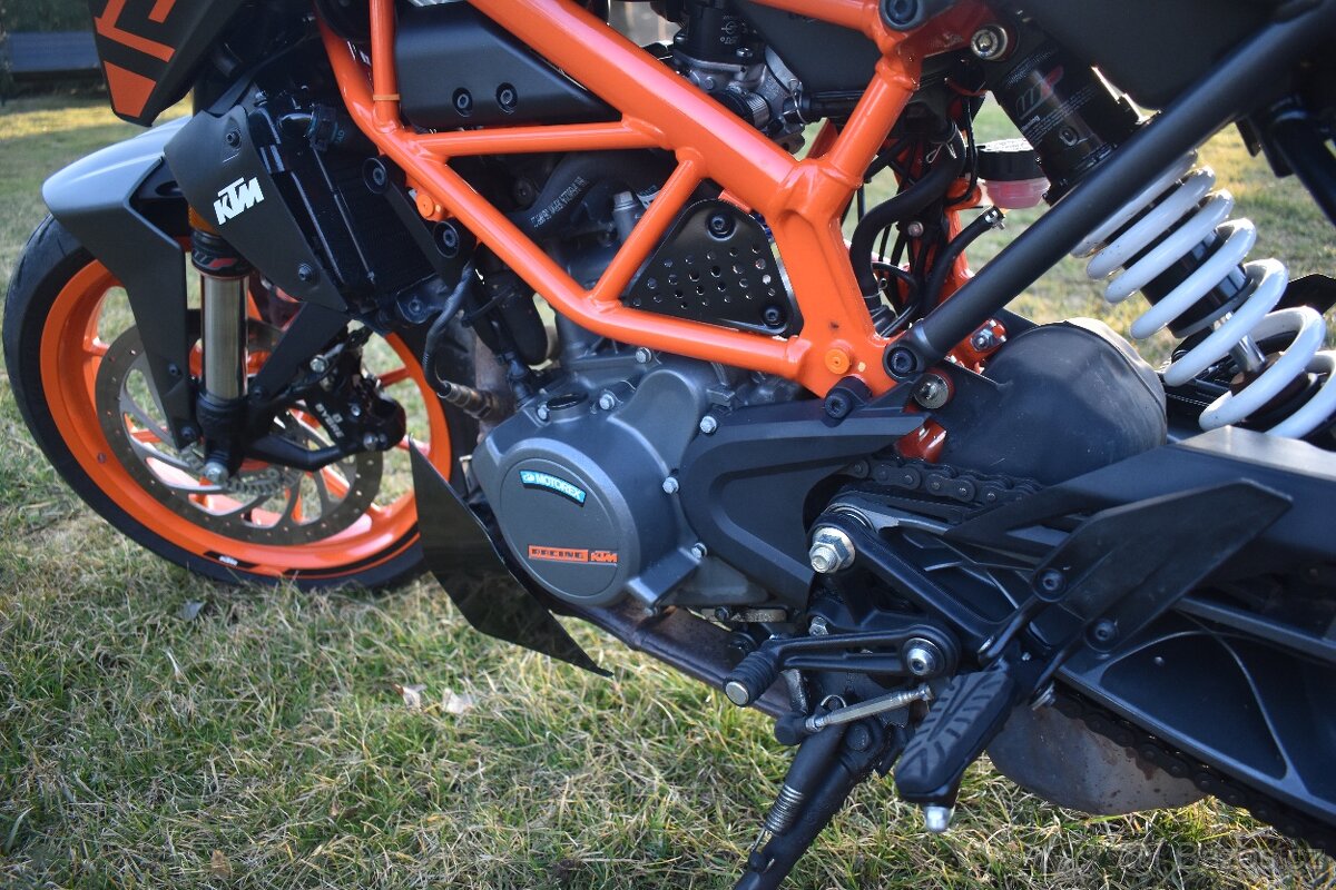 KTM Duke 125 2022 - 4
