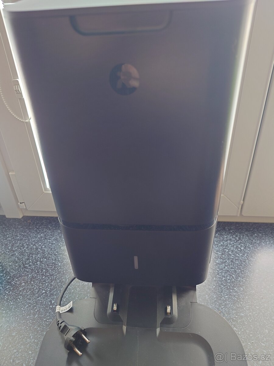 Robotický vysavač Roomba i7+ - 4