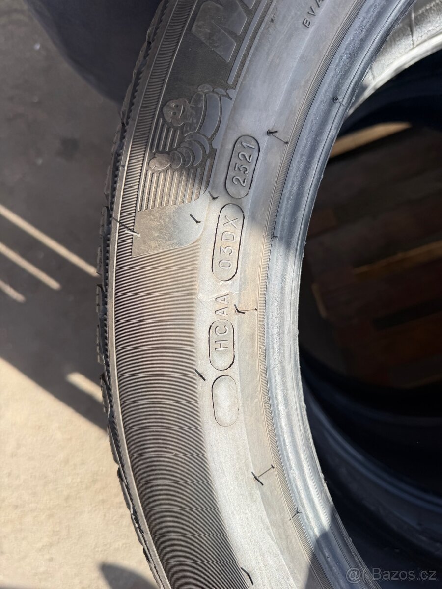 Prodám pneu zimni 255/45/20 - 4