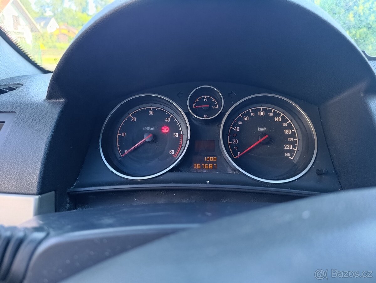 Prodám Opel Astra H - 4