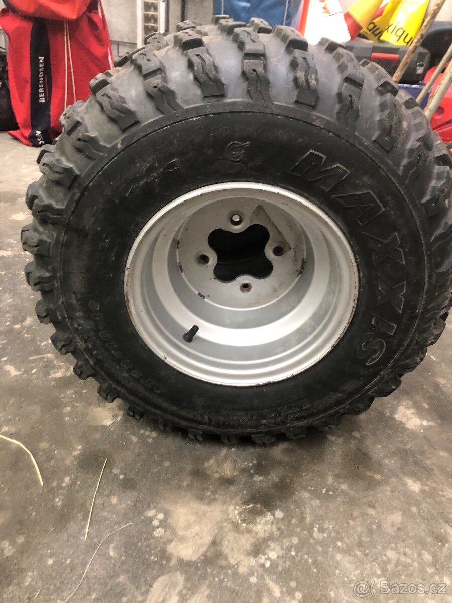 pneu s rafky 22x10-10 4x110 2ks