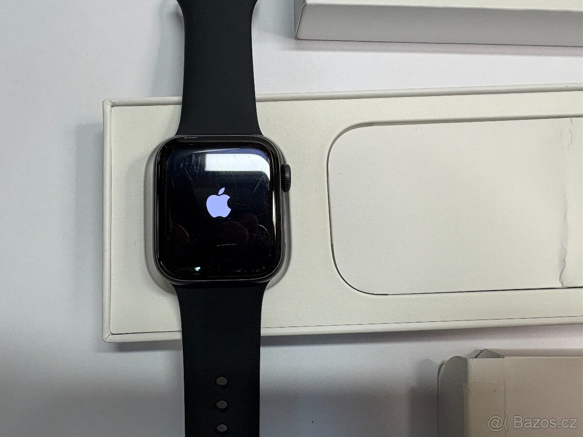 Apple Watch SE (1.gen), 40mm - 4