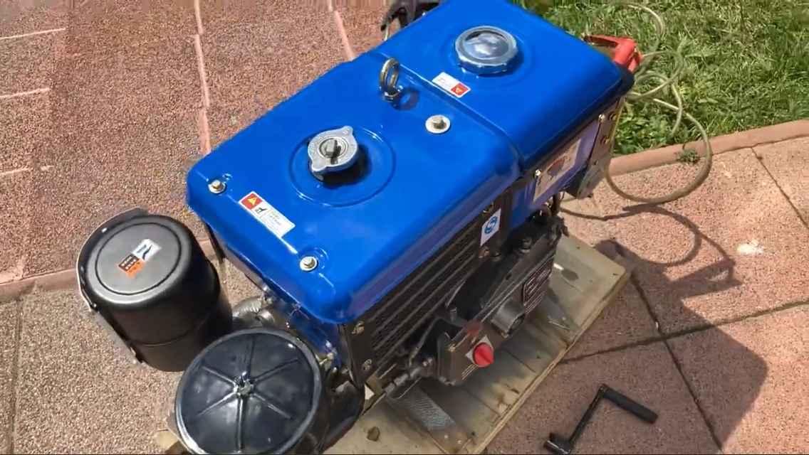 Dieselovy motor 13 koni - 4