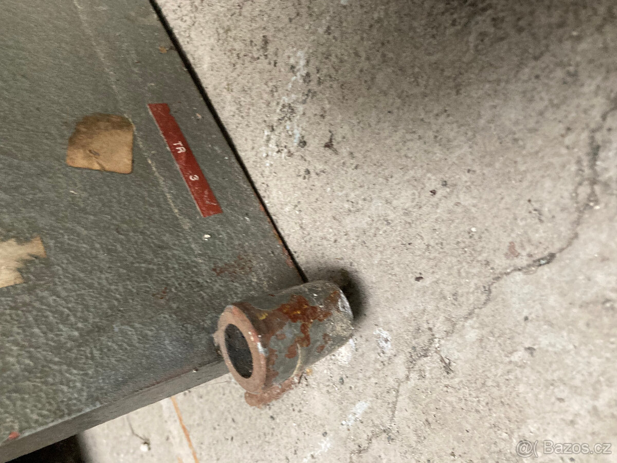 Trezor KOVONA - dveře se zámkem za 2.500 kč - 4