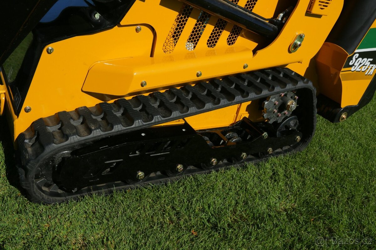 prodám nebo odstoupím leasiS925TX 25HP - 4