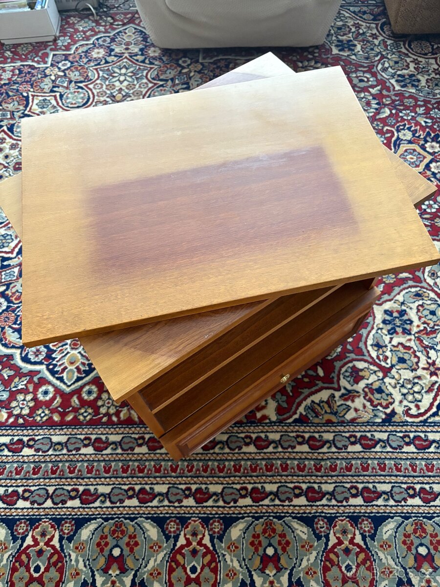 Skříňka s otočnou vrchní deskou - 4