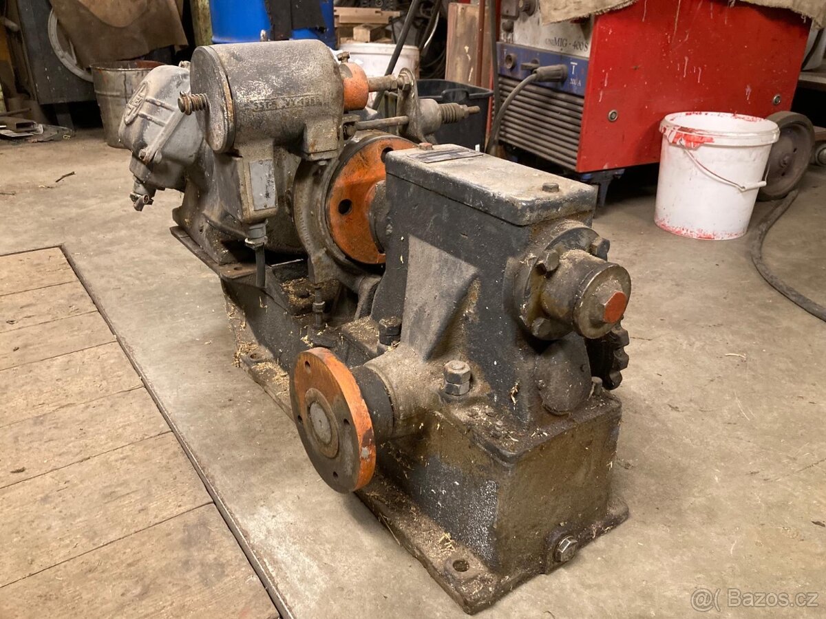 Prodám elektromotor s převodovkou a brzdou. - 4