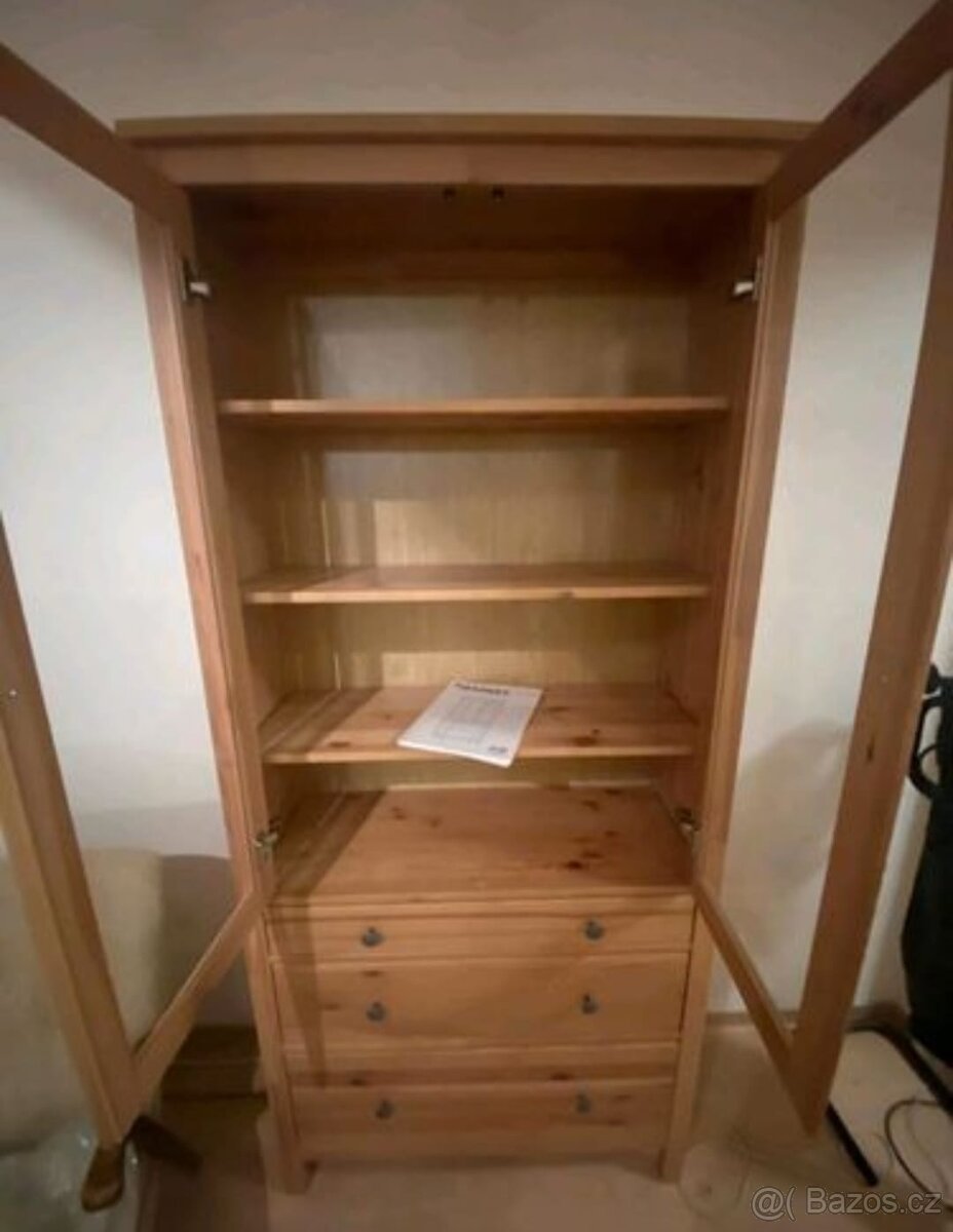 VITRÍNA IKEA HEMNES - 4