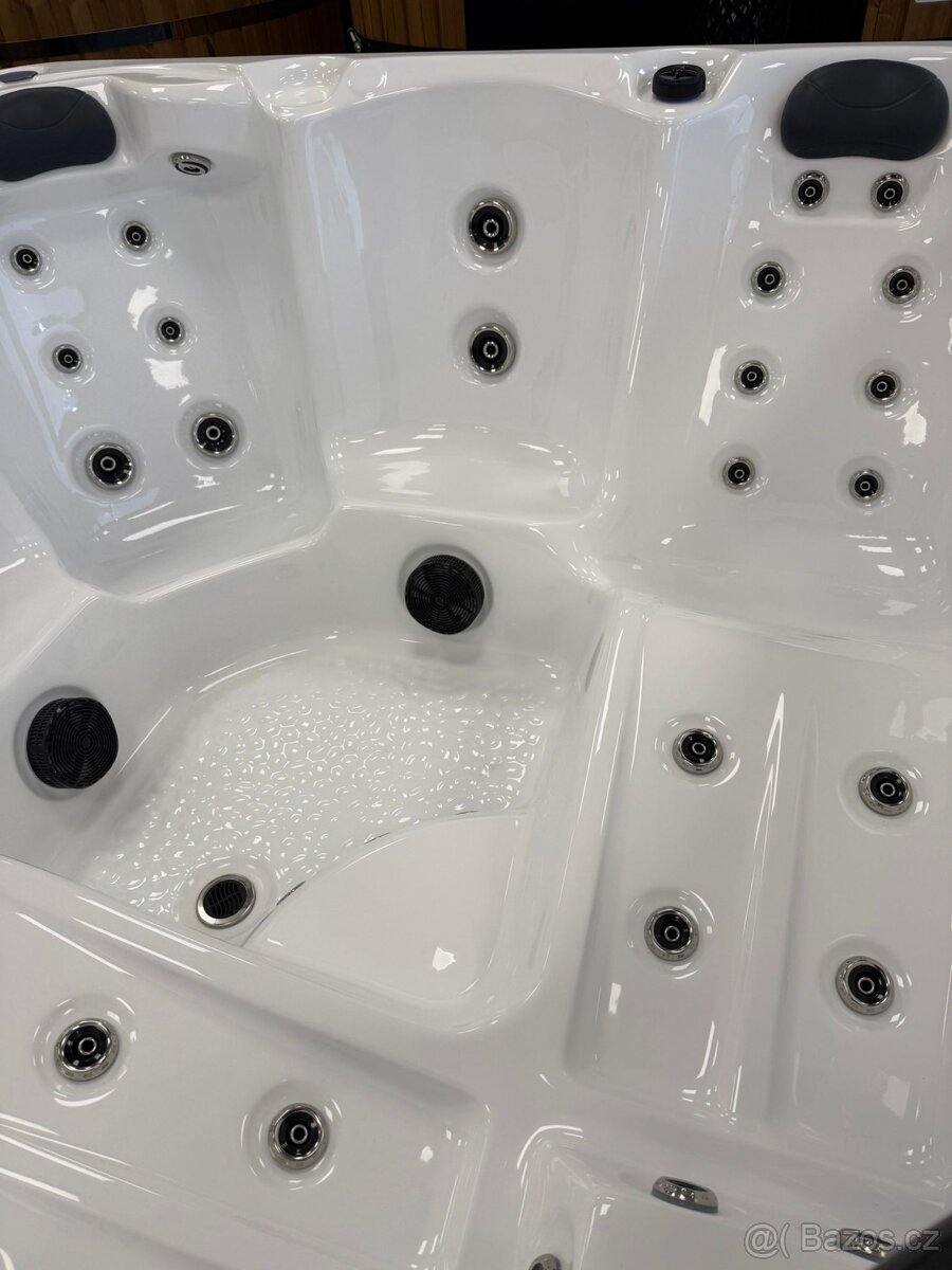 Vířivka Trento - 4