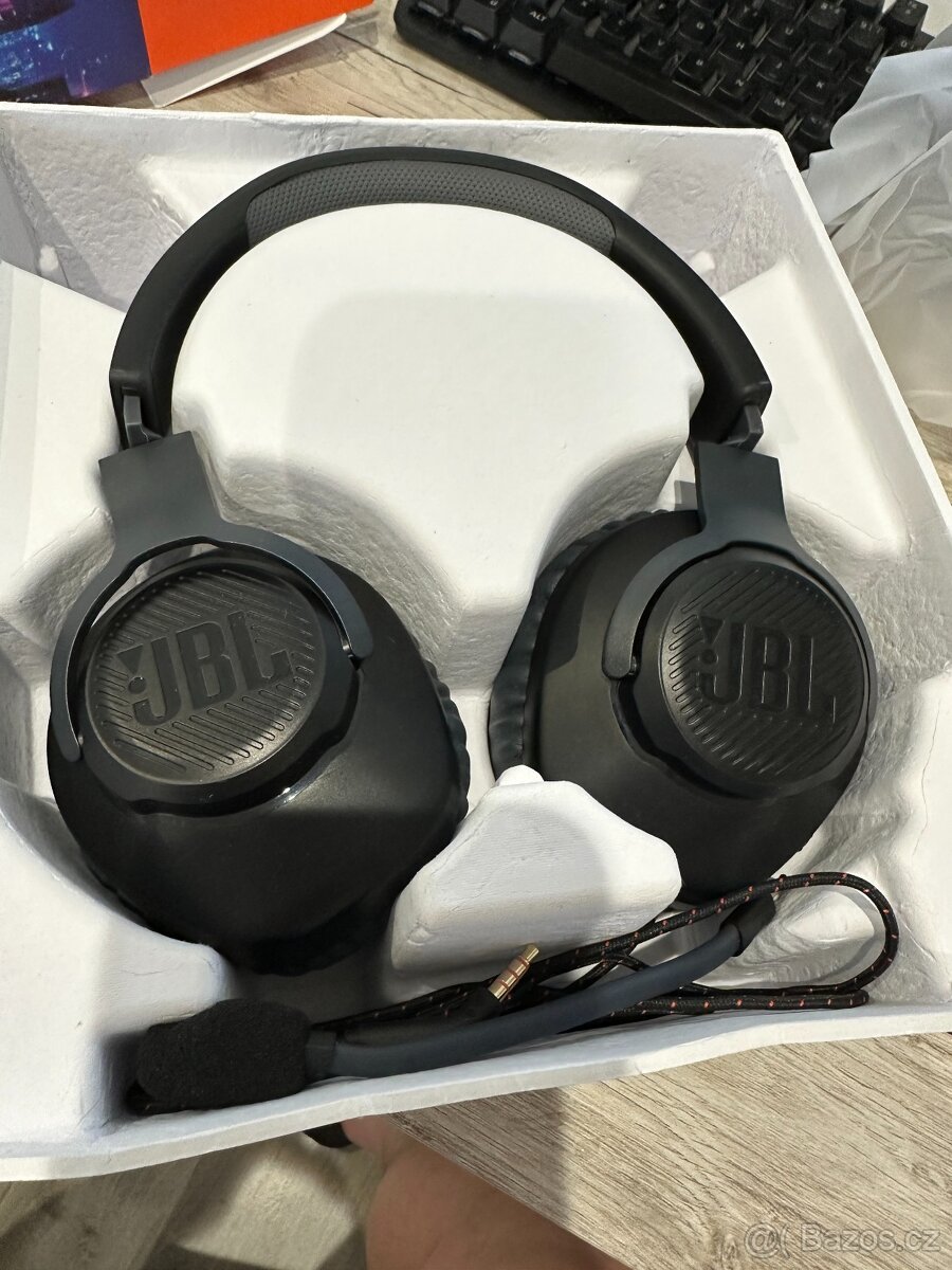 Prodám herny sluchátka JBL Quantum 100 - 4