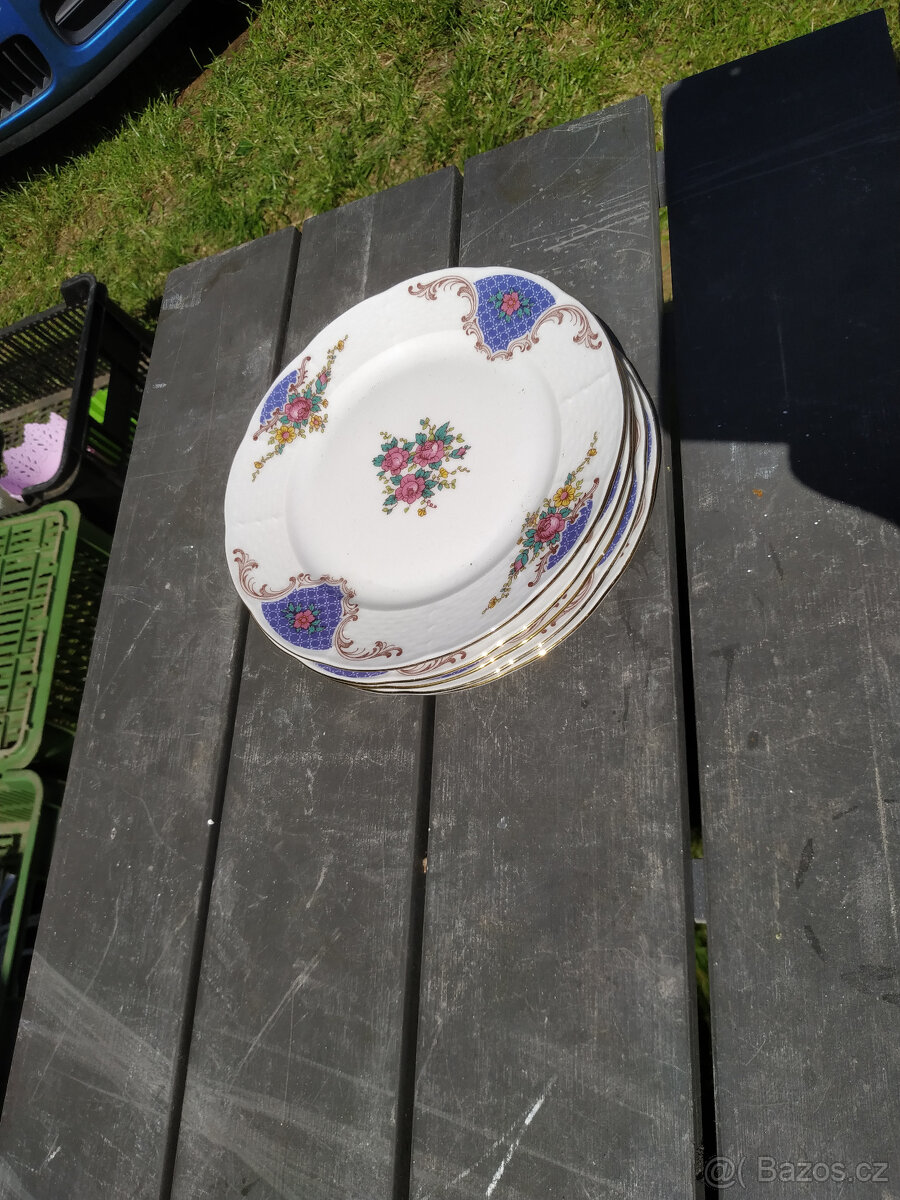 skleničky hrníčky,vázičky a ostatní - 4