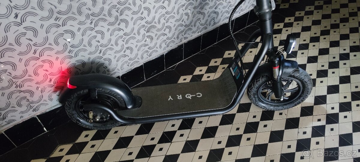 Elektrokoloběžka Cory Sprint včetně nabíječky - 4