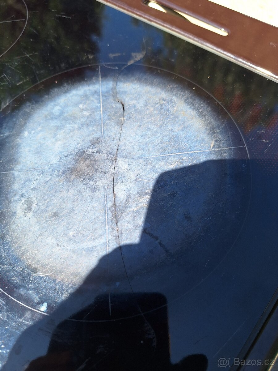 Elektrický sporák Mora na 220.v - 4