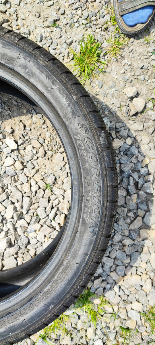 Prodám pneumatiky Pirelli Škorpion 245/45/20. - 4