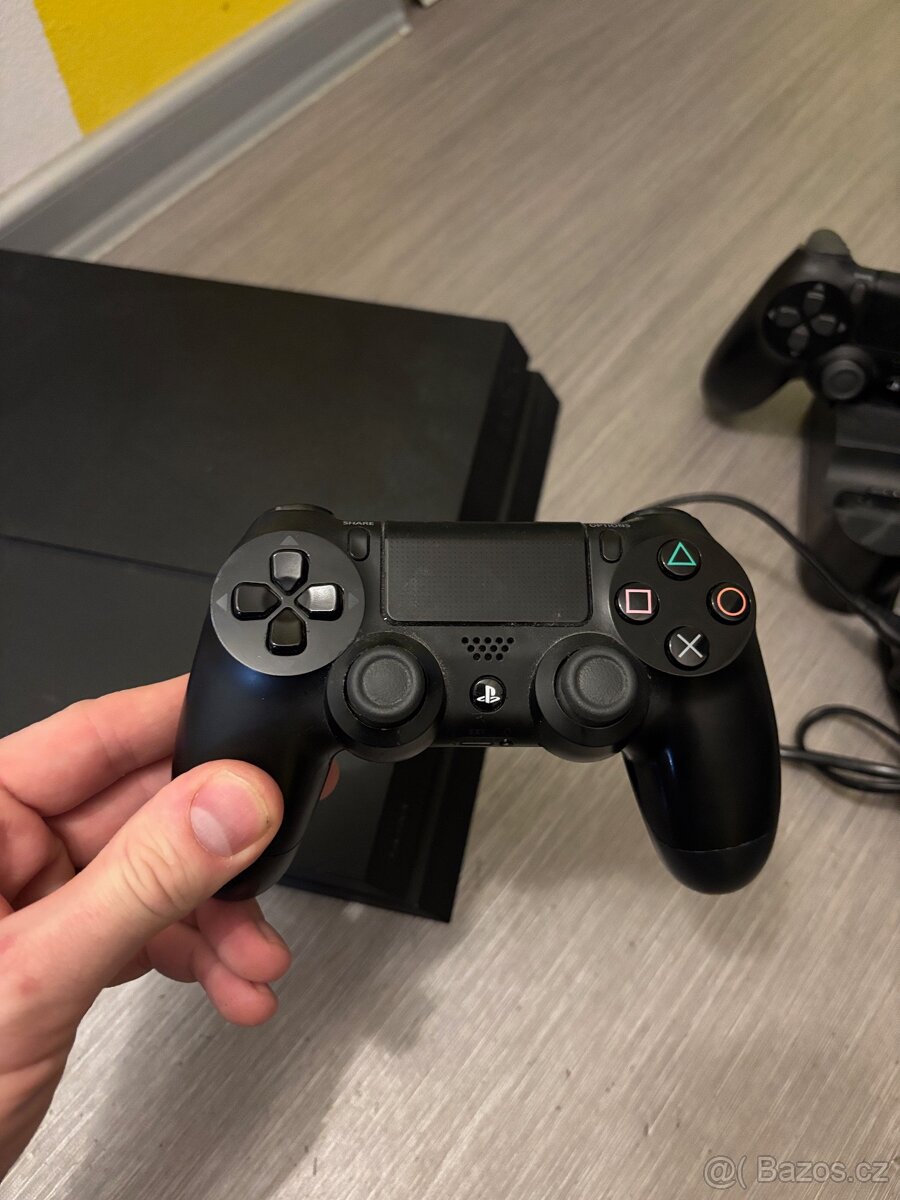 PlayStation 4 1TB, 2x DualShock, 4x hra - 4