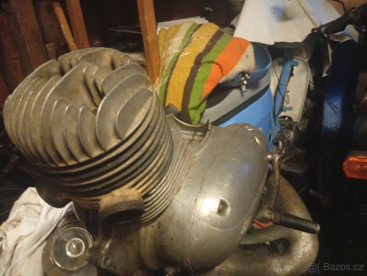 Jawa 250/353 motor - 4