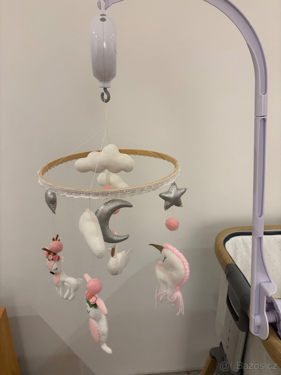 Kolotoč nad dětskou postýlku - 4