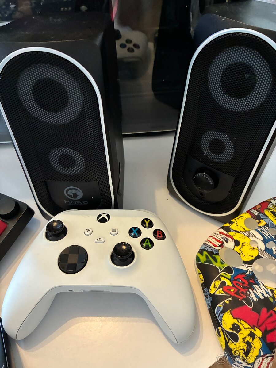 Herni počitač +příslušenství - 4