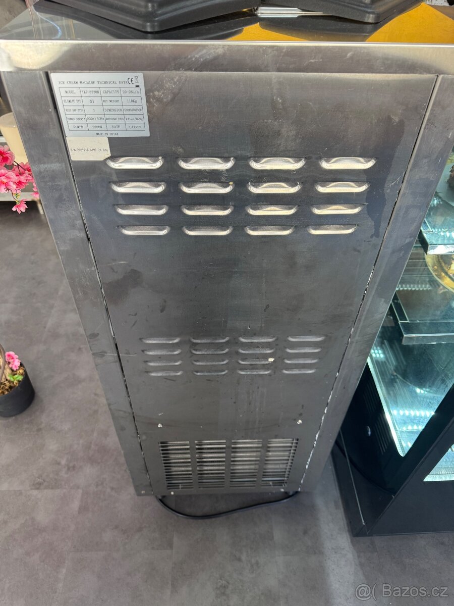 Stroj na točenou zmrzlinu VEVOR - 4