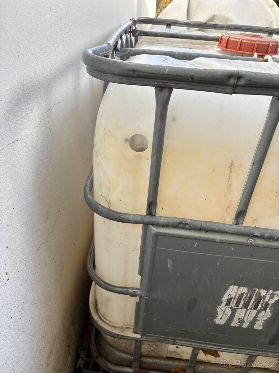 Nádrž na vodu 600l - 4