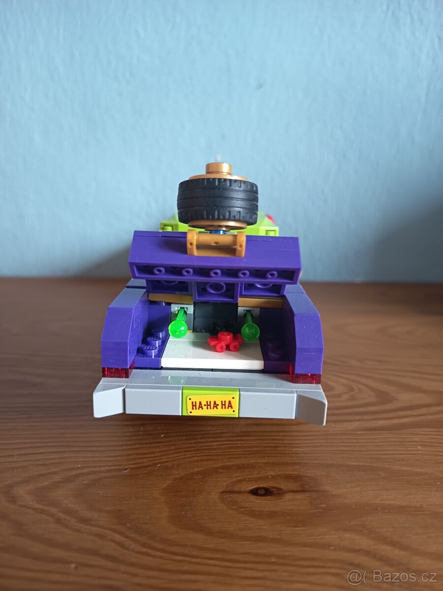 Lego Jokerovo auto - 4
