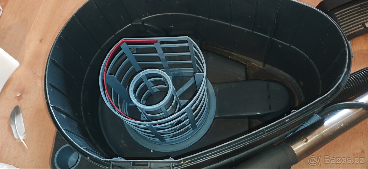 Vysavač Philips Triathlon 1400W - 4