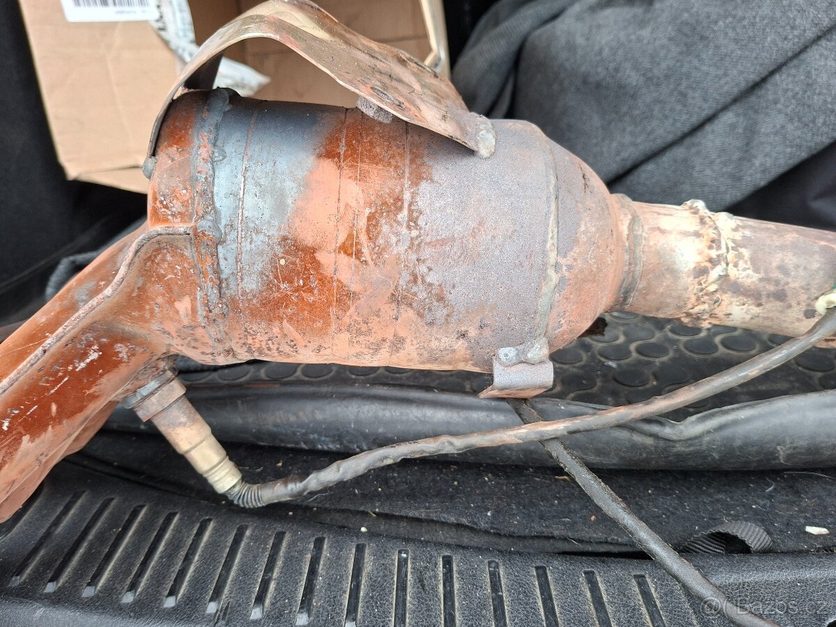 Prodám svody + kat Ford 2.0 benzín - 4