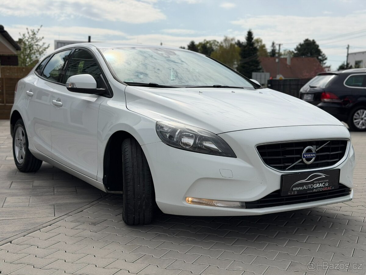 Volvo V40 D2 Momentum - 4