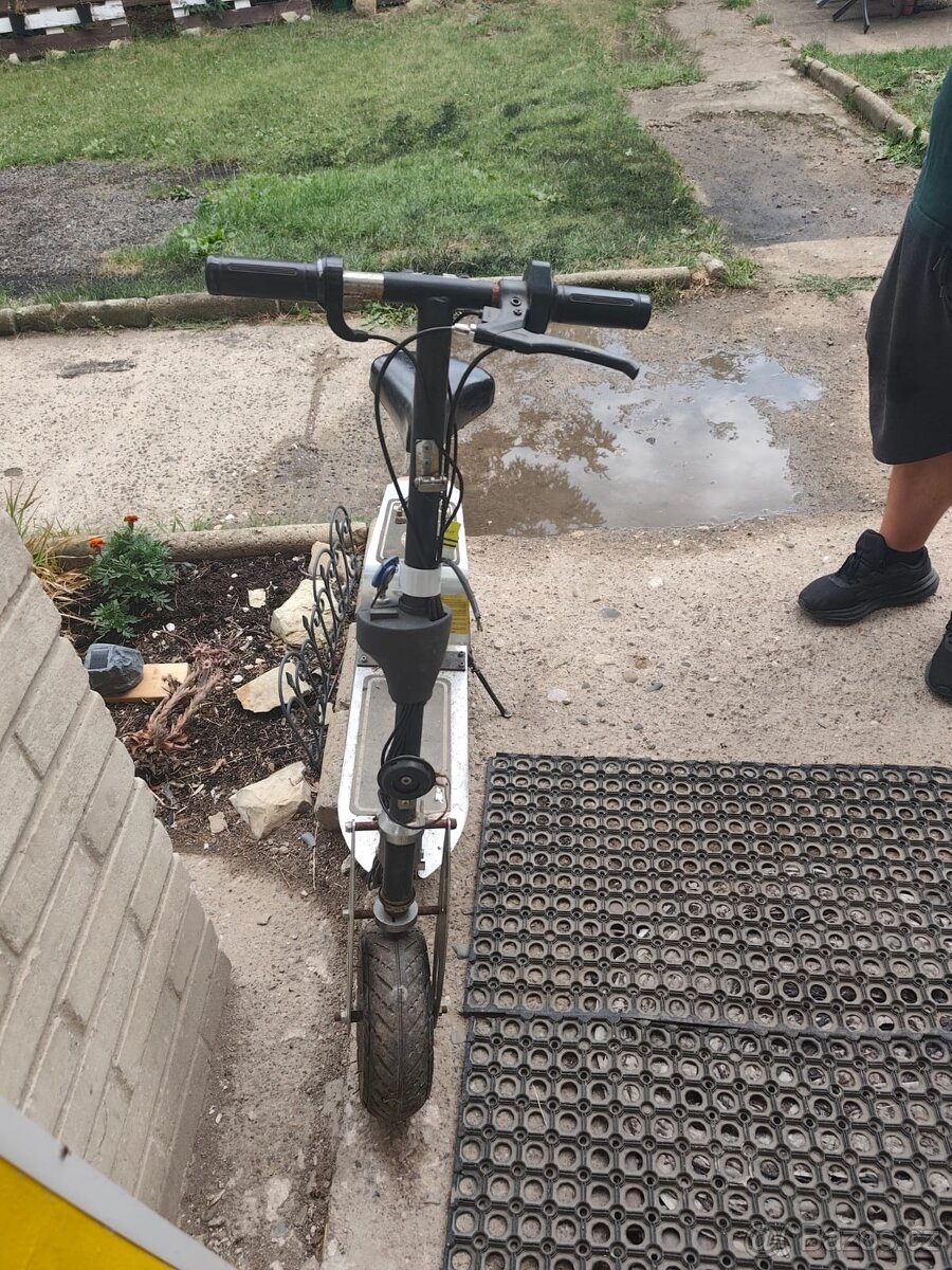 Elektrická koloběžka E-Scooter - 4