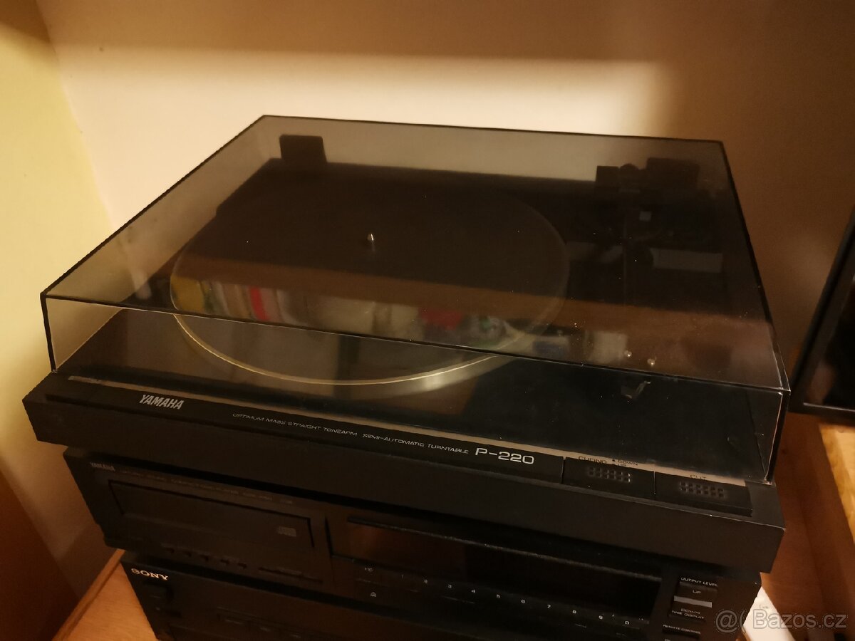 Gramofon Yamaha P220 - 4