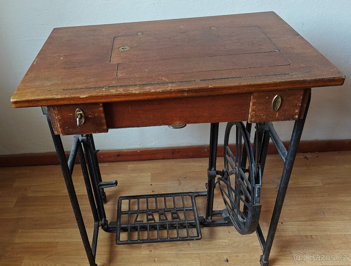 2x šicí stroj daruji za odvoz - 4