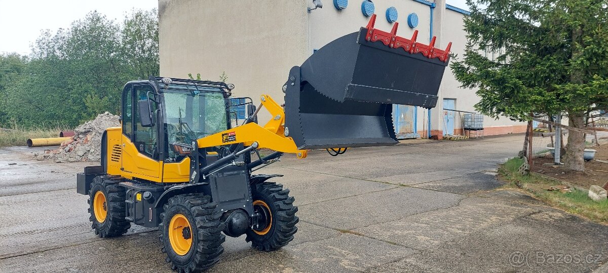Kolový nakladač TH920 - 4