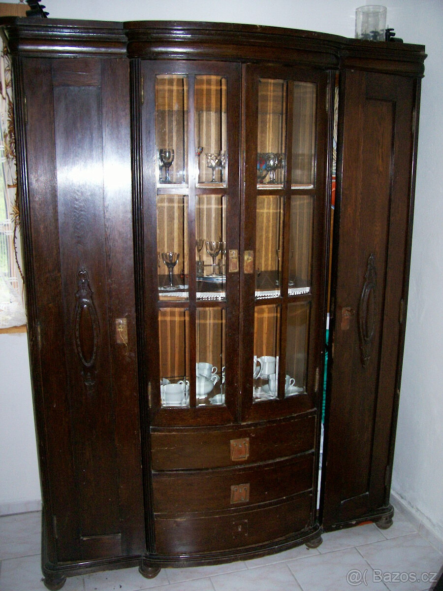 Prodám prvorepublikový starožitný nábytek (pracovnu). - 4