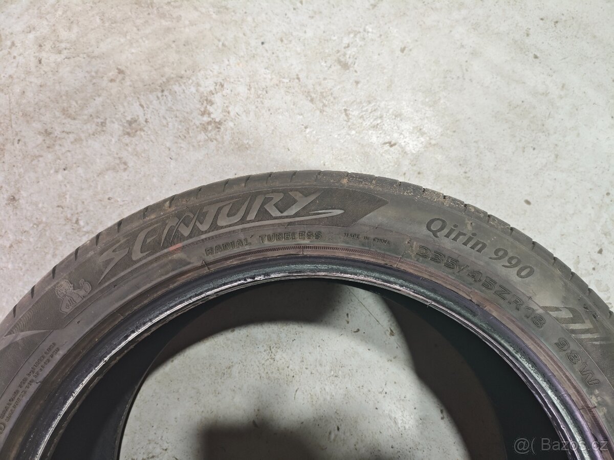 Letní pneu 235/45/18 - 4