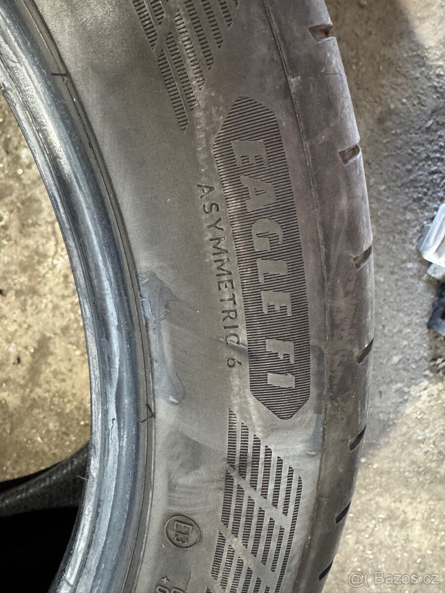 Goodyear 255/45/18 - 4