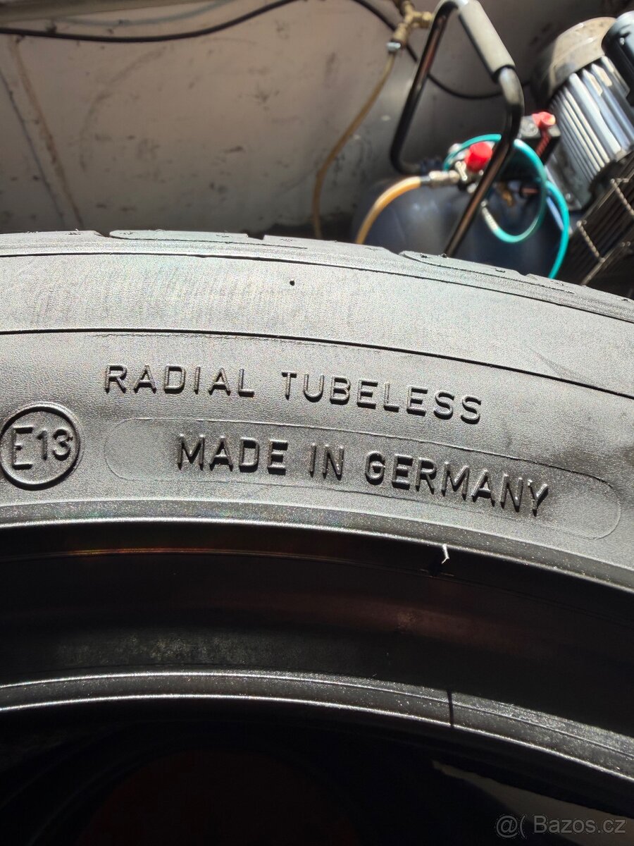 275/40r18 103Y XL dunulop - 4