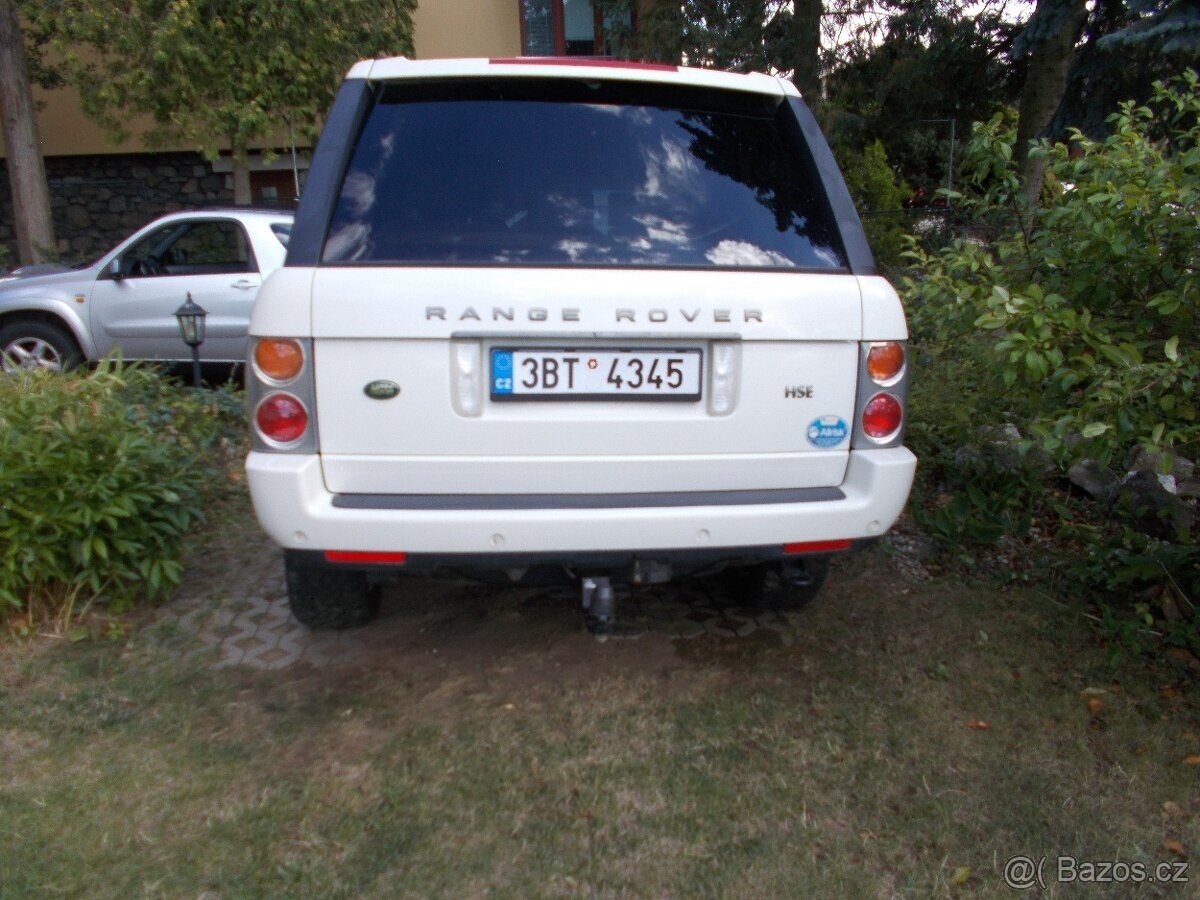 Range Rover HSE 4.4 i 210 kW po servisu - 4