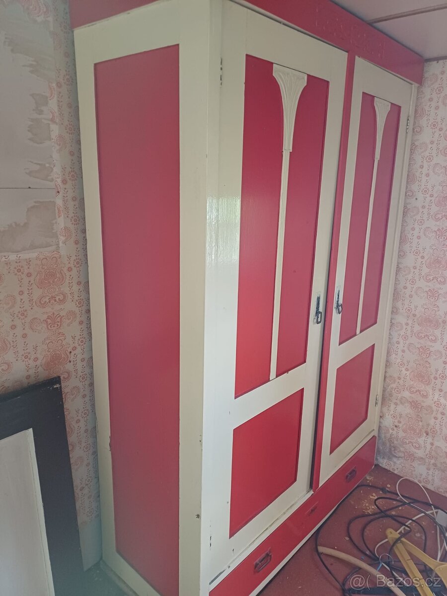 Starožitné skříně, vintage - 4