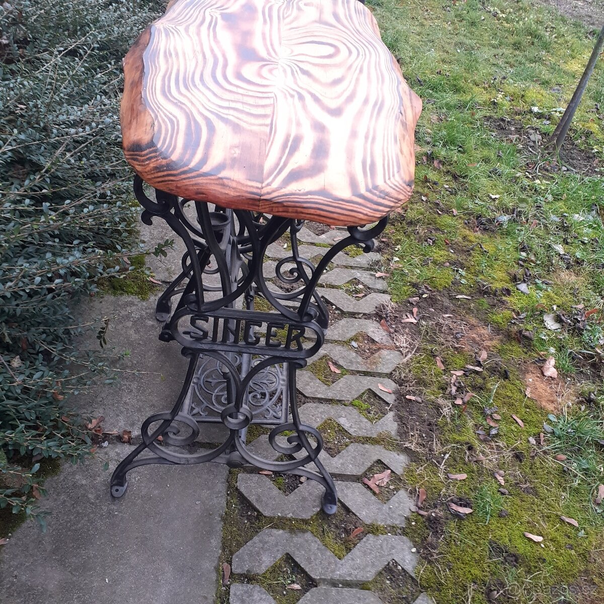 Stolek ze šicího stroje - 4