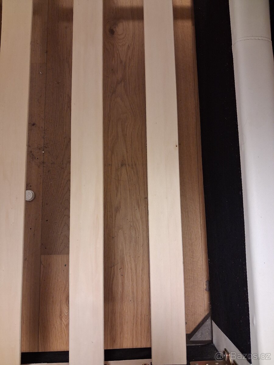 Pěkná velká postel - 4