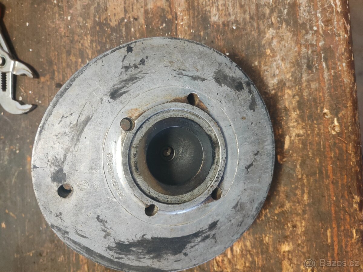 Hlava Jawa a ČZ,víka motoru - 4